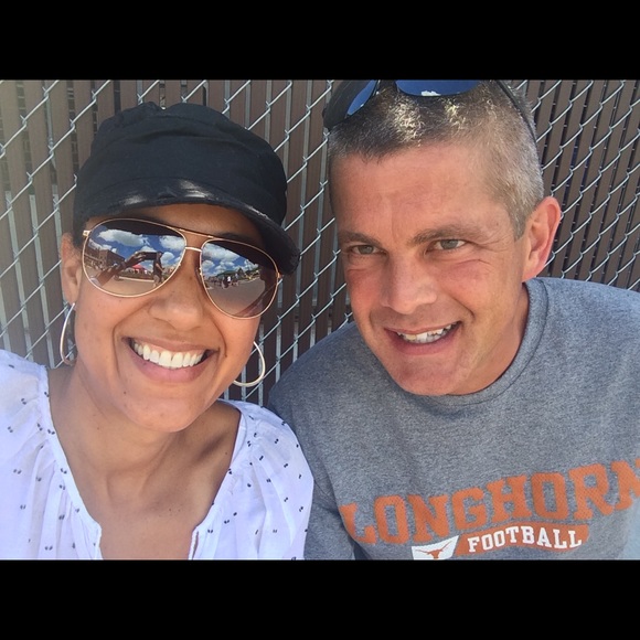 Meet your Posher, Carrie - Picture 2 of 2